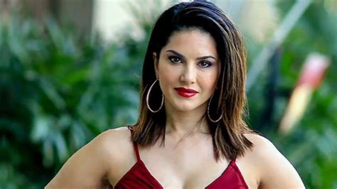 sunny leone nude pics|Latest Sunny Leone Nude Pics and Videos